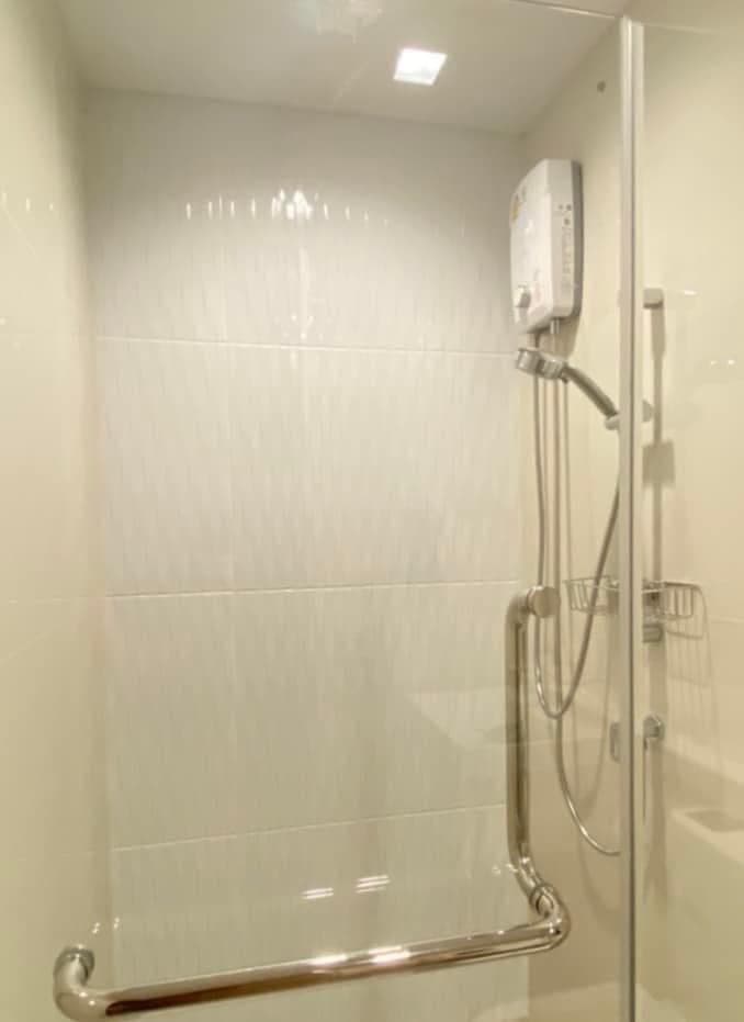 1552 – 304_bathroom.jpg