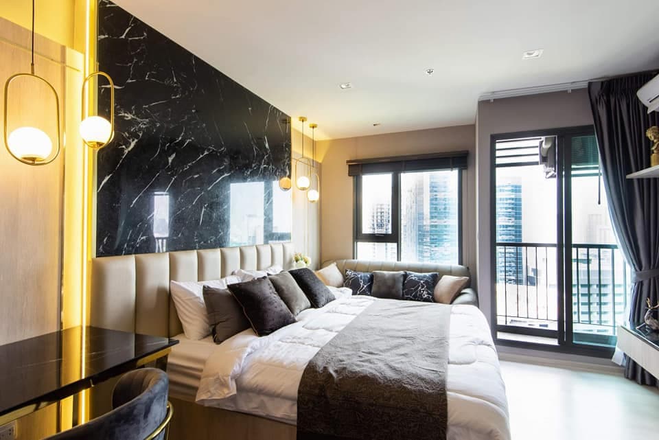 1553 – 105_living_room.jpg
