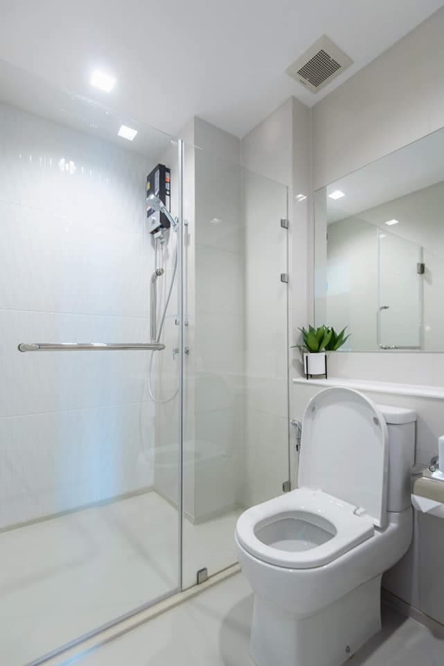 1553 – 301_bathroom.jpg