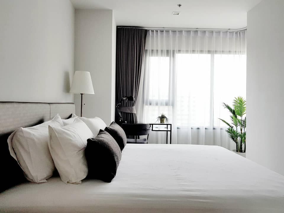 1556 – 201_bedroom.jpg
