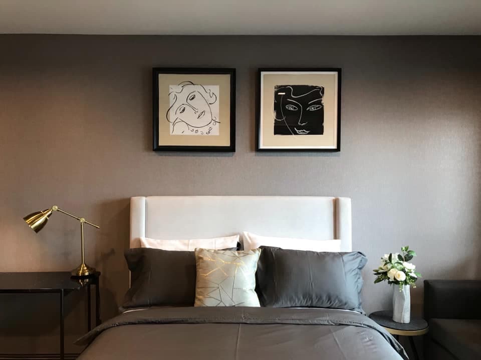 1561 – 101_living_room.jpg