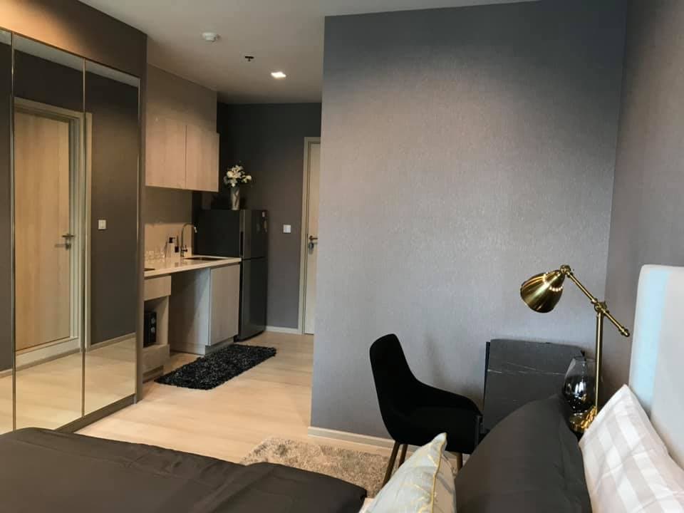 1561 – 203_bedroom.jpg