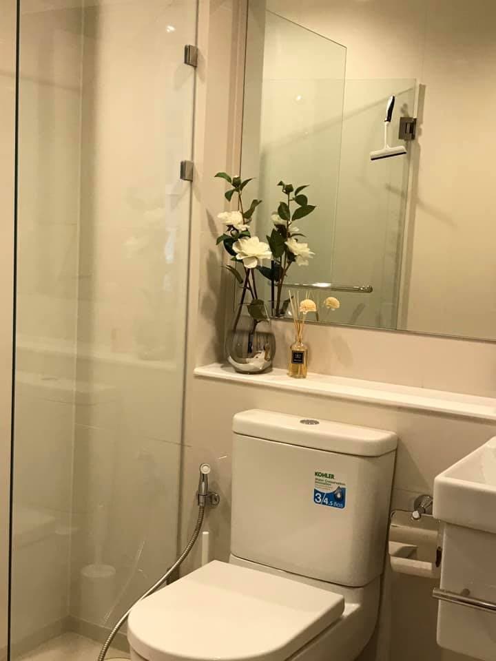1561 – 301_bathroom.jpg