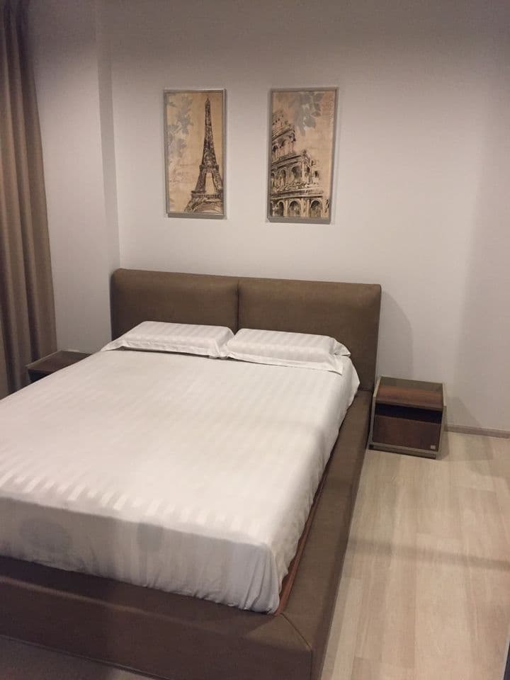 1563 – 202_bedroom.jpg