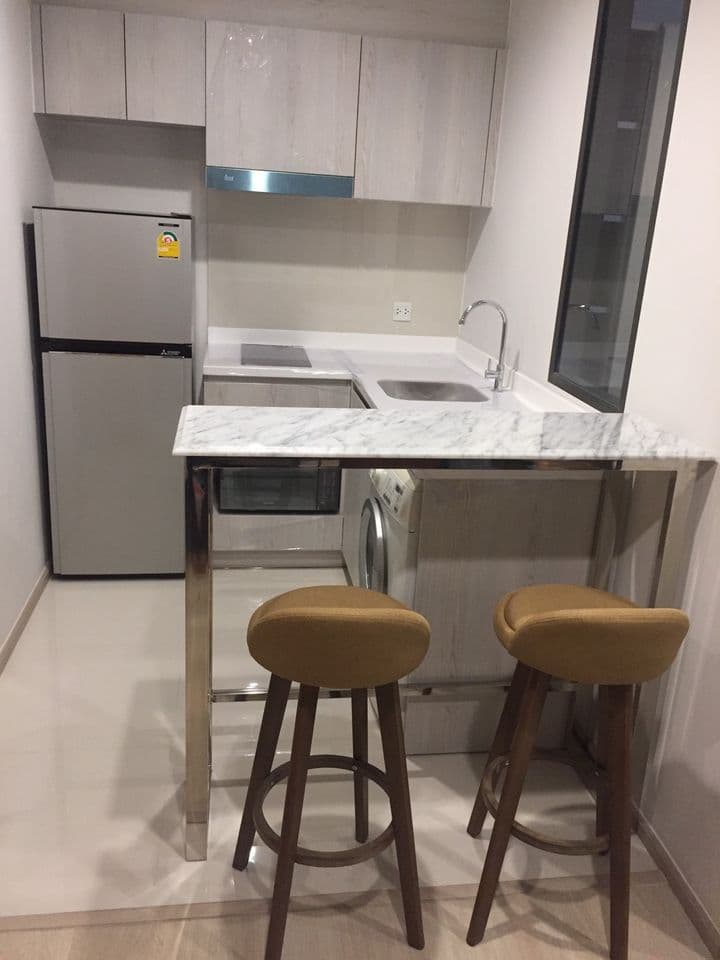 1563 – 401_kitchen.jpg