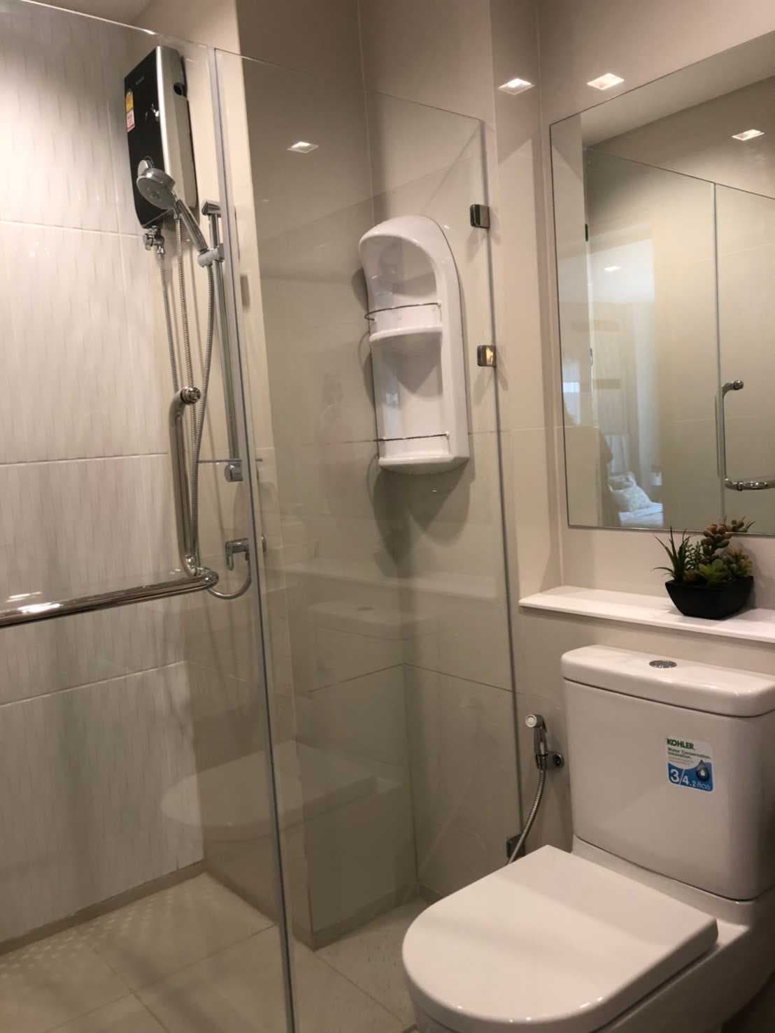 1564 – 301_bathroom.jpg