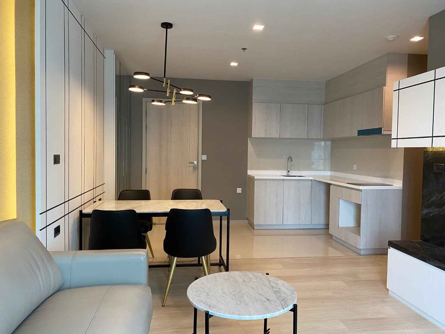 1567 – 102_living_room.jpg