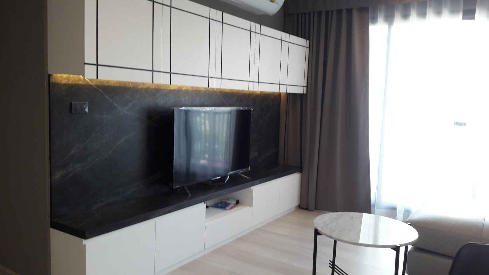 1567 – 103_living_room.jpg