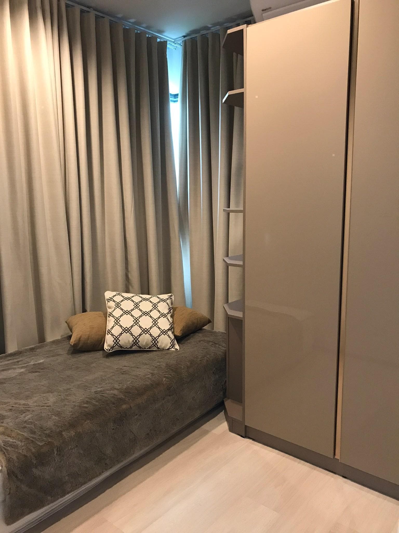 1569 – 202_bedroom.jpg