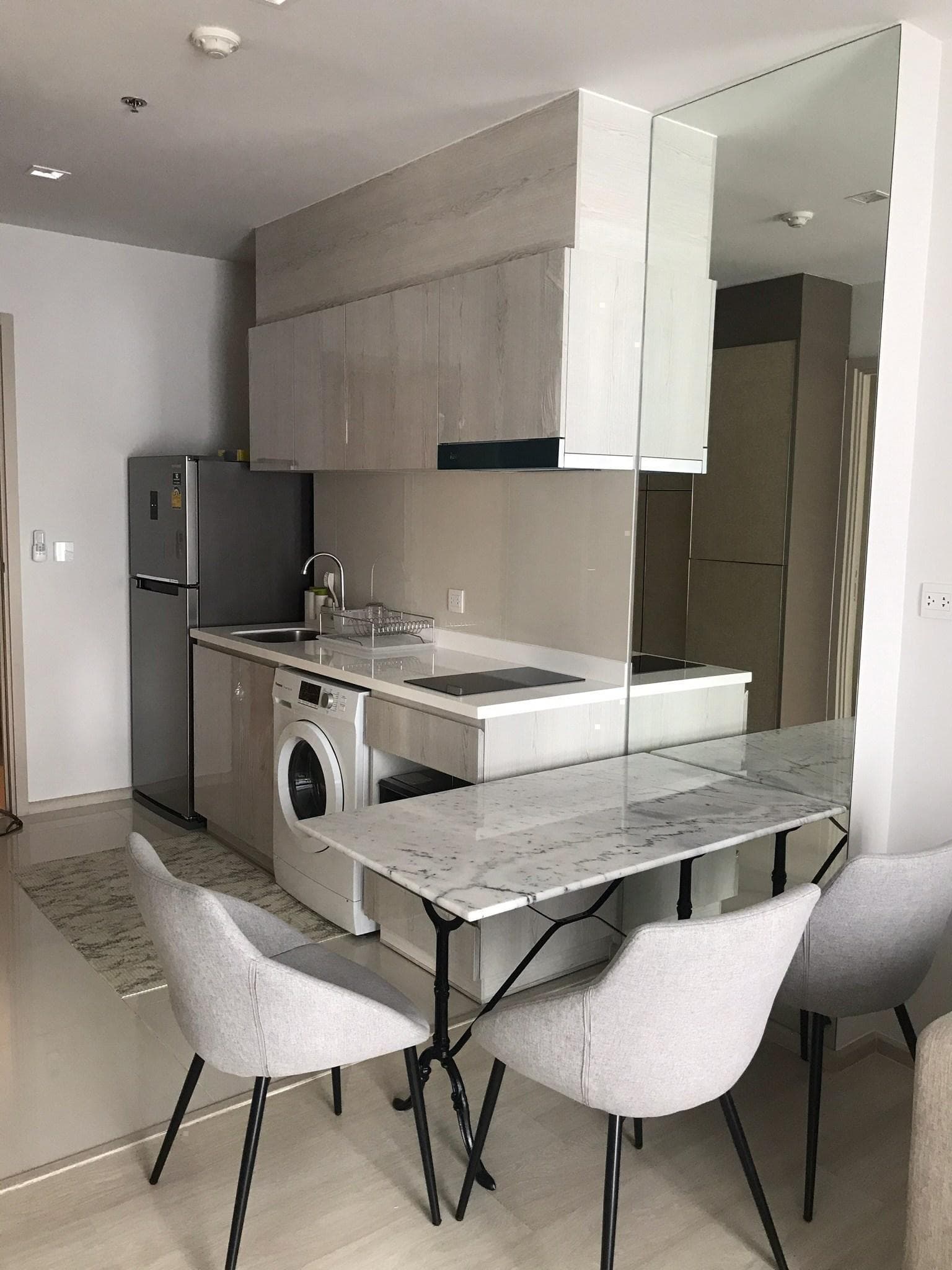 1569 – 401_kitchen.jpg