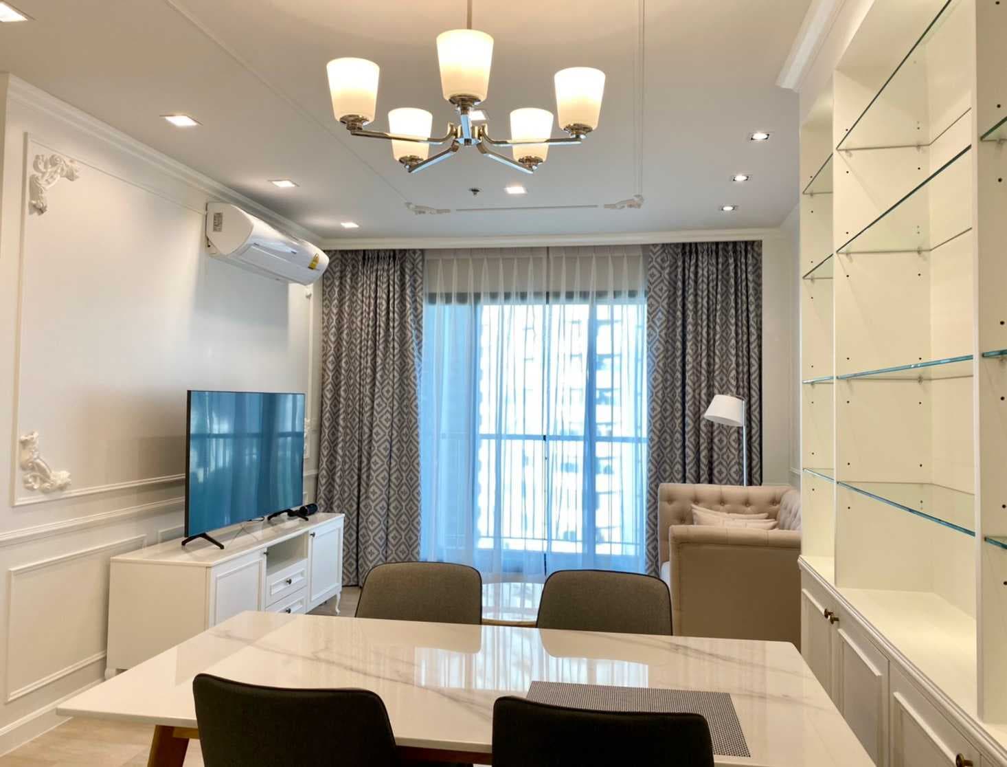 1570 – 101_living_room.jpg