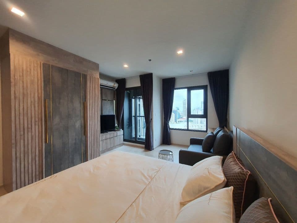 1572 – 101_living_room.jpg