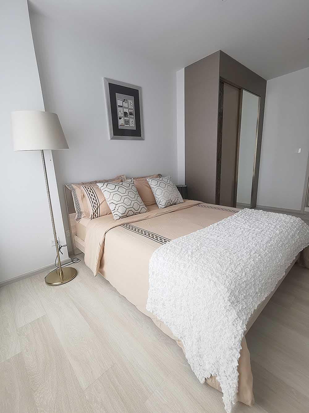 1574 – 201_bedroom.jpg