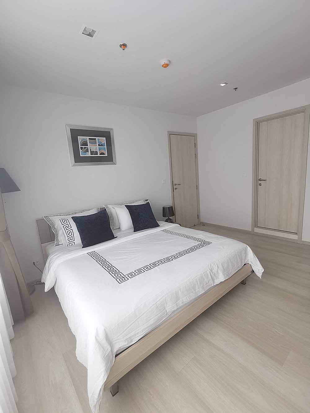 1574 – 202_bedroom.jpg