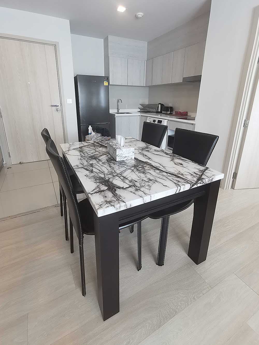 1574 – 401_kitchen.jpg