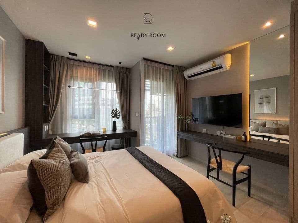 1579 – 105_living_room.jpg