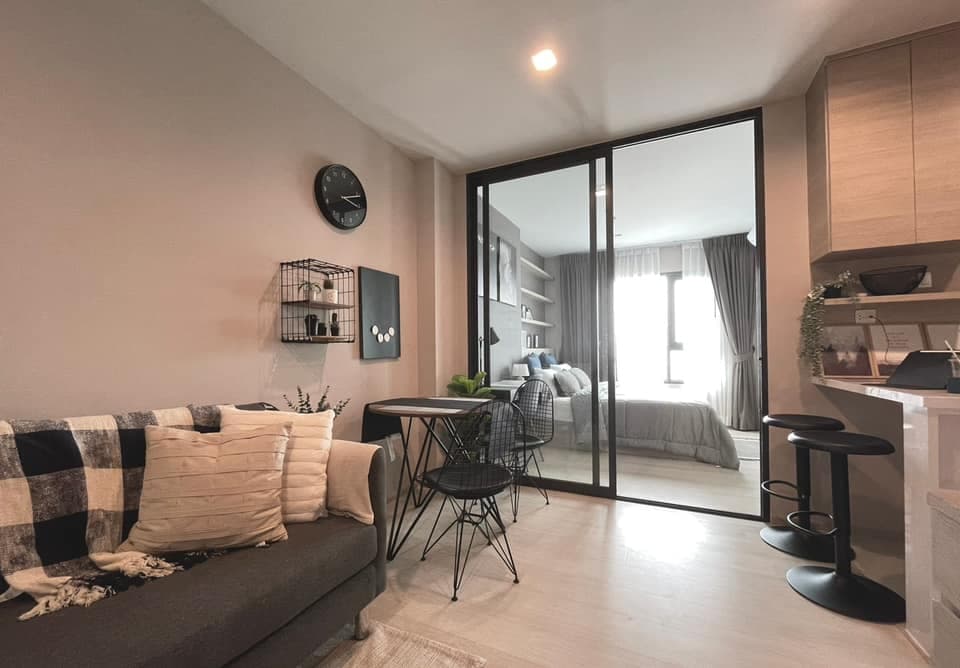 1580 – 101_living_room.jpg