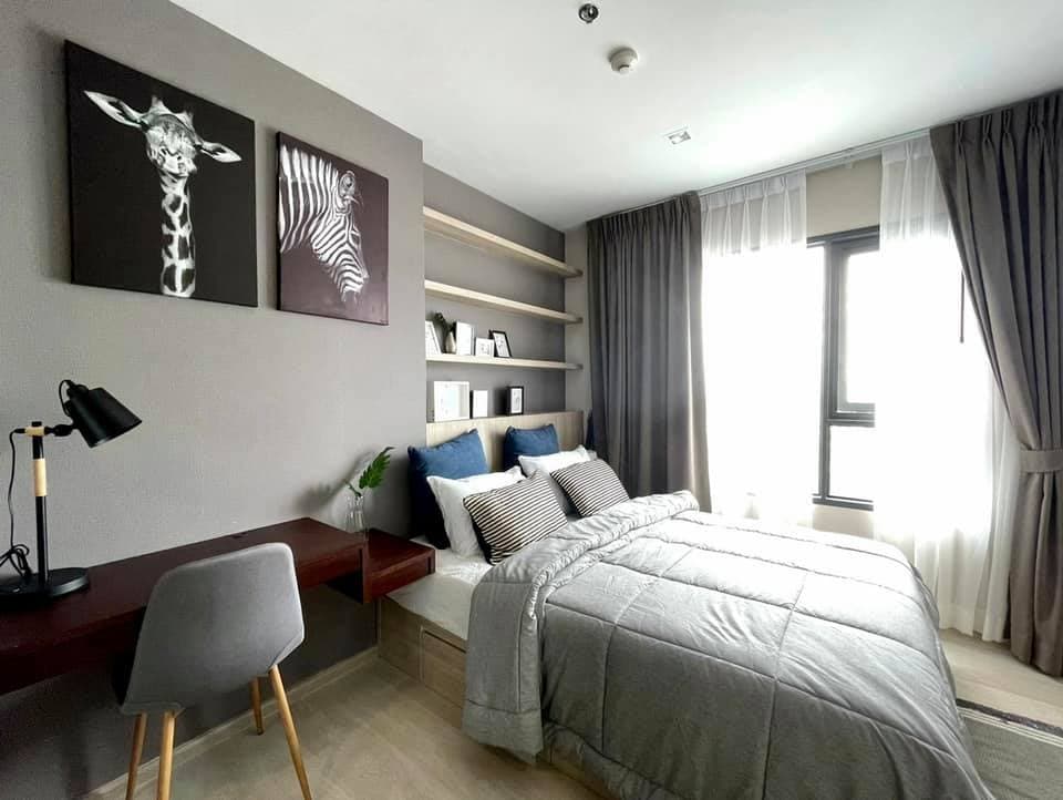 1580 – 102_living_room.jpg