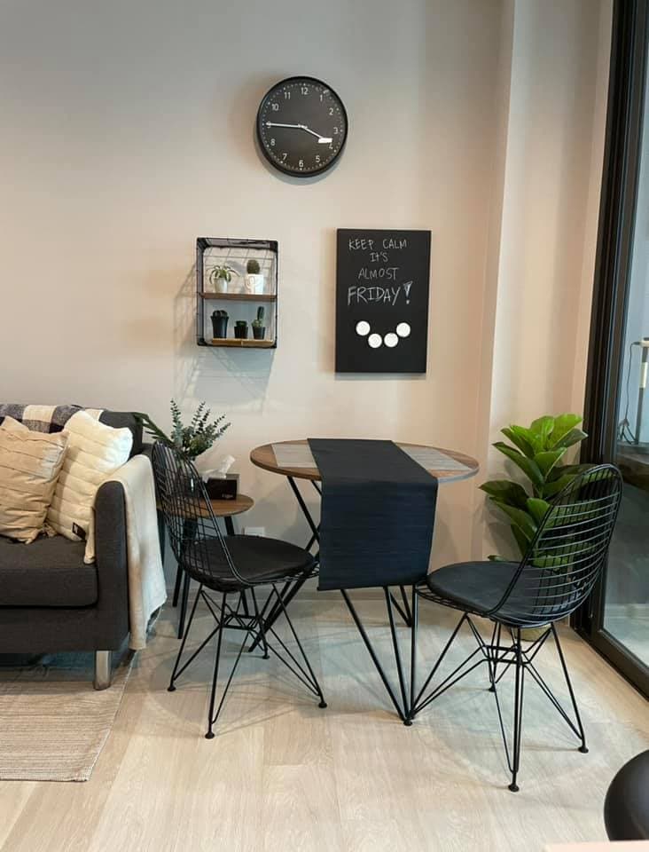 1580 – 105_living_room.jpg