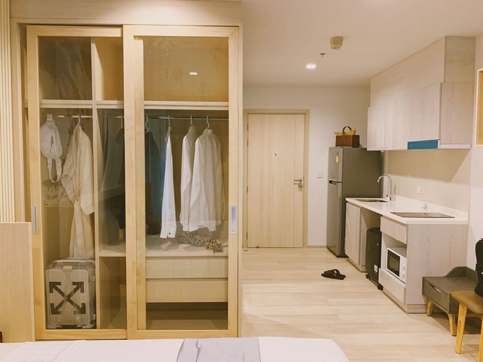 1582 – 102_living_room.jpg