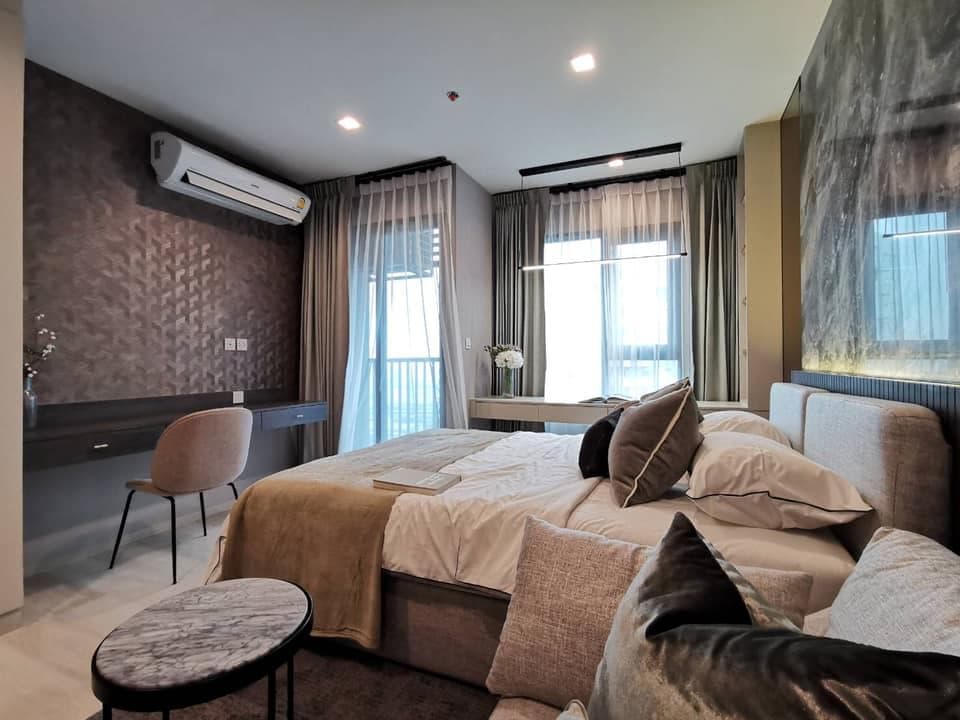 1583 – 103_living_room.jpg