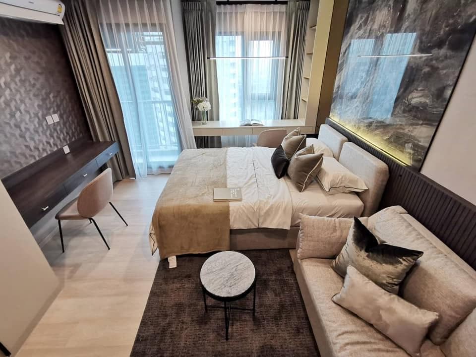 1583 – 104_living_room.jpg