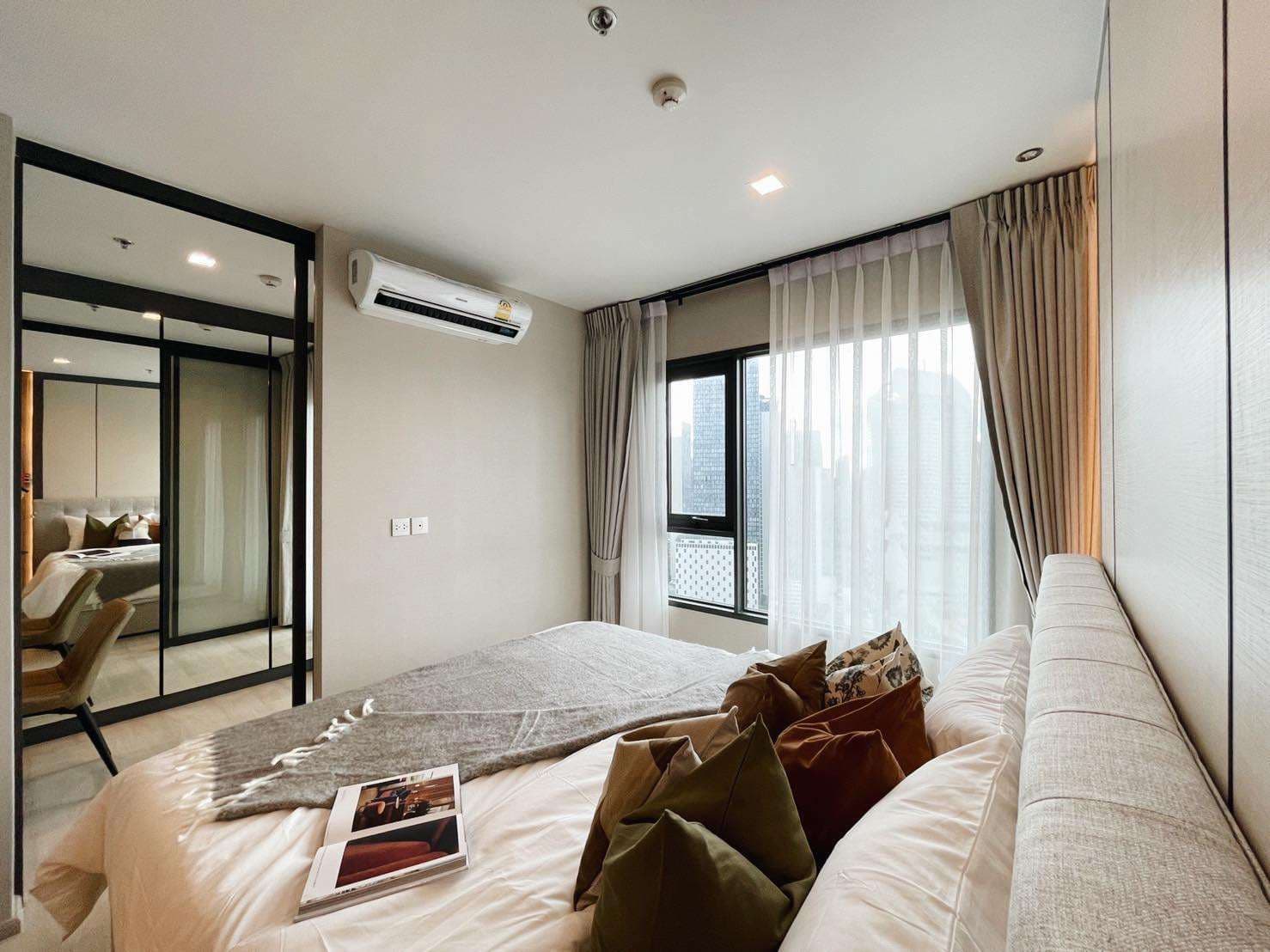 1586 – 104_living_room.jpg