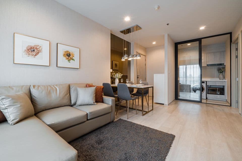 1587 – 101_living_room.jpg