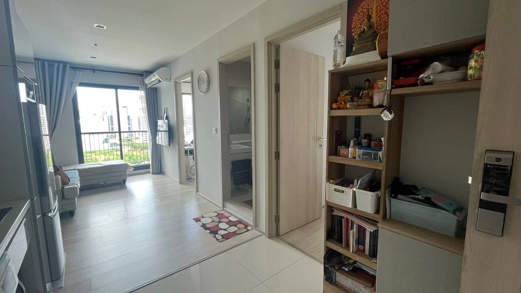 1589 – 102_living_room.jpg