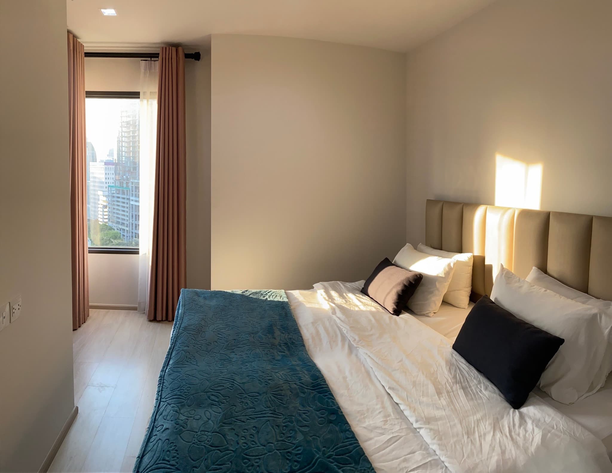 1589 – 201_bedroom.jpg
