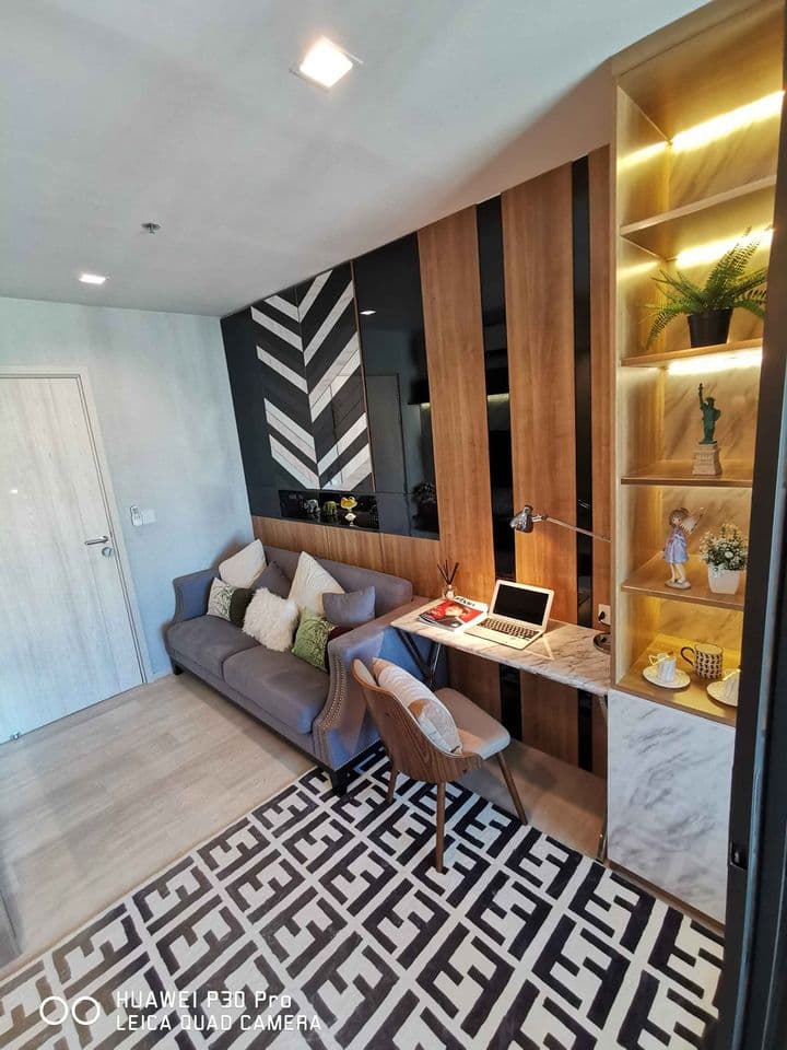 1591 – 101_living_room.jpg