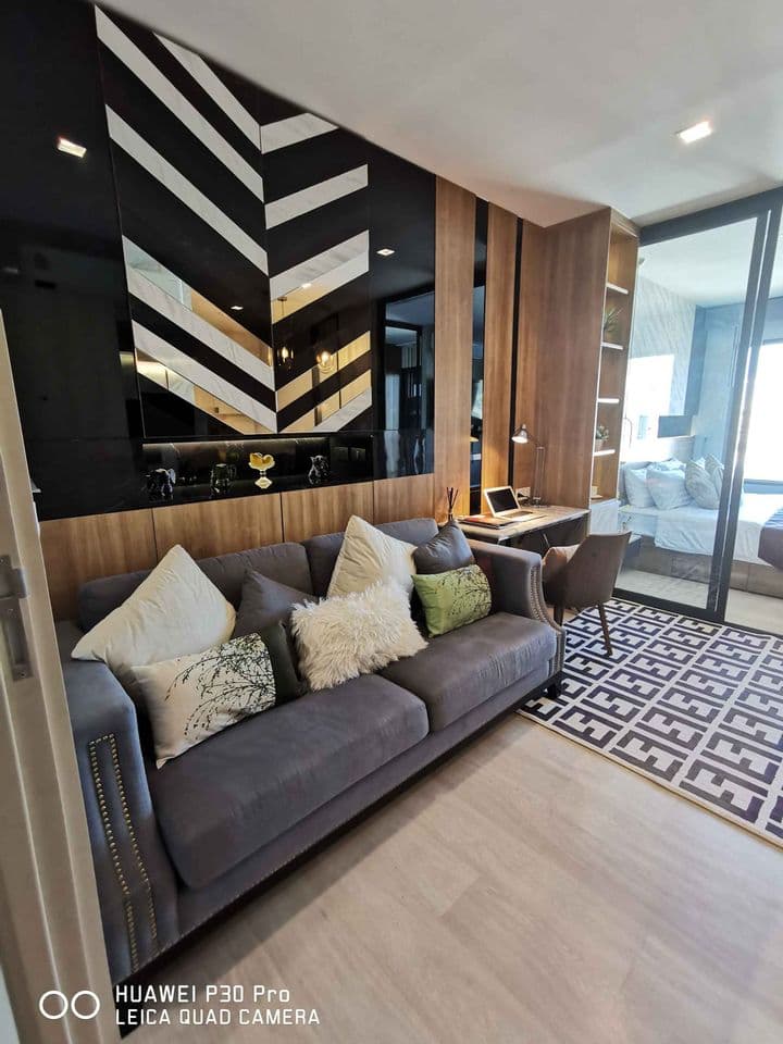 1591 – 107_living_room.jpg