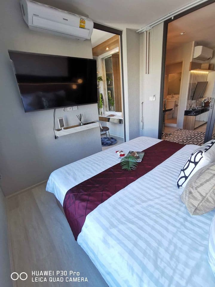 1591 – 202_bedroom.jpg