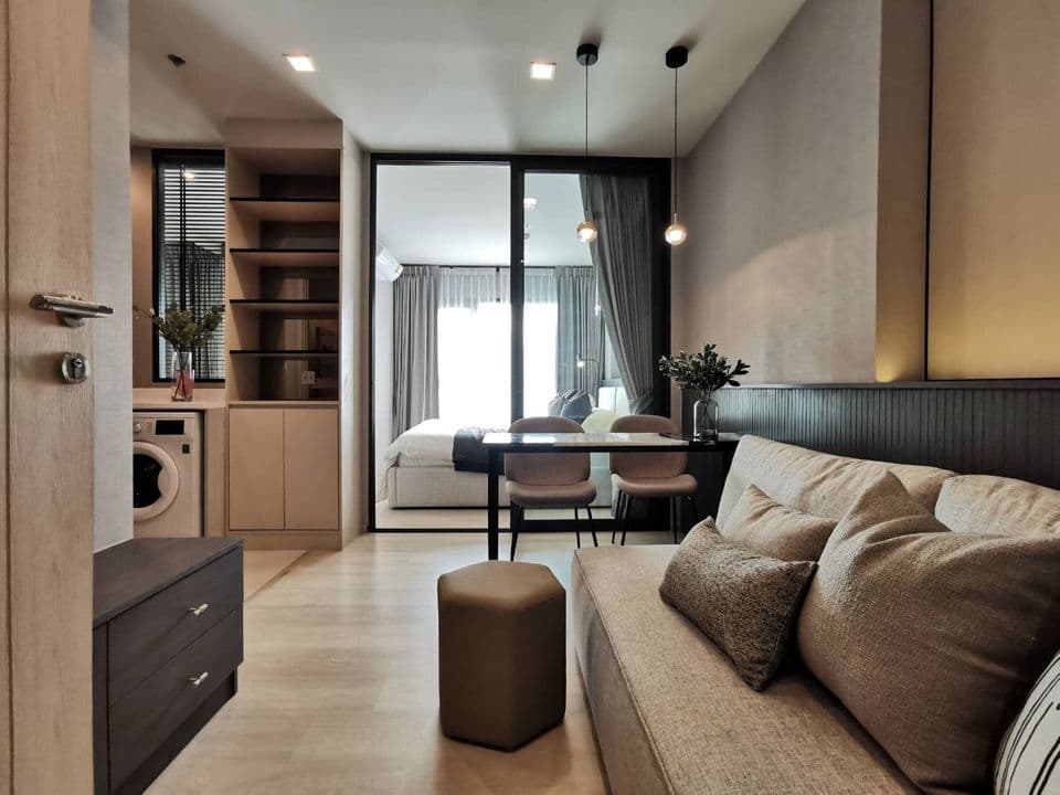 1592 – 101_living_room.jpg