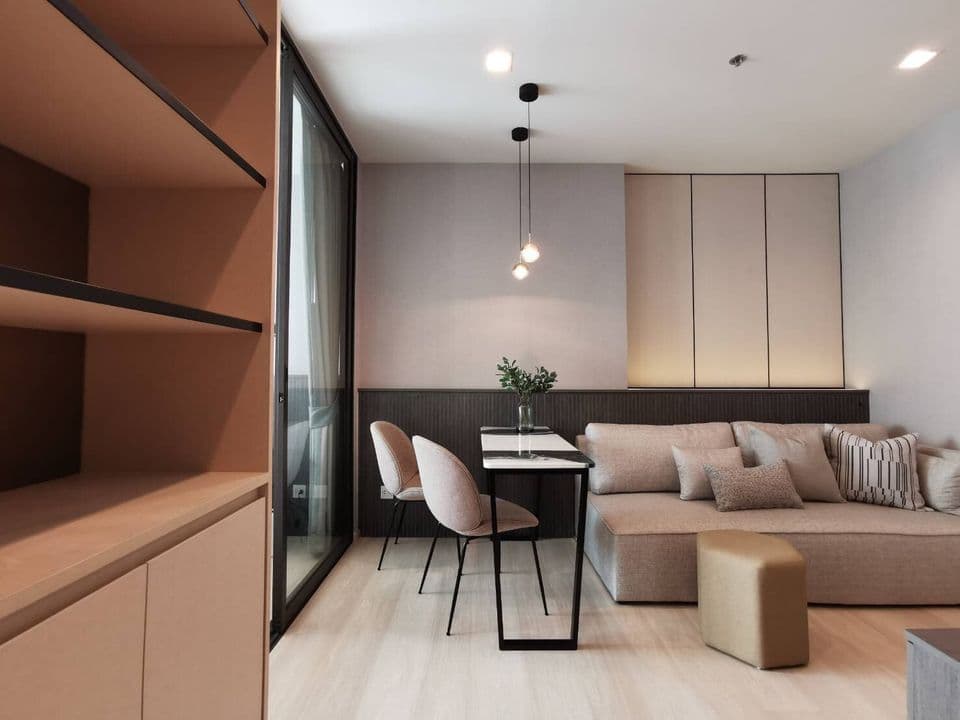 1592 – 104_living_room.jpg