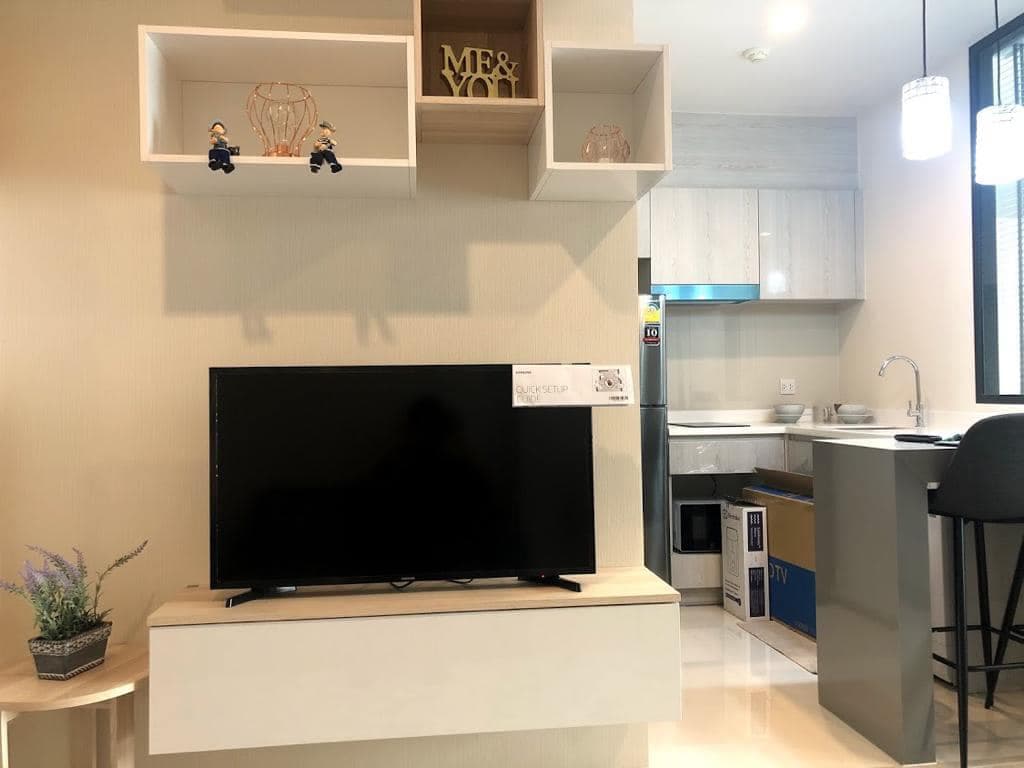 1593 – 101_living_room.jpg