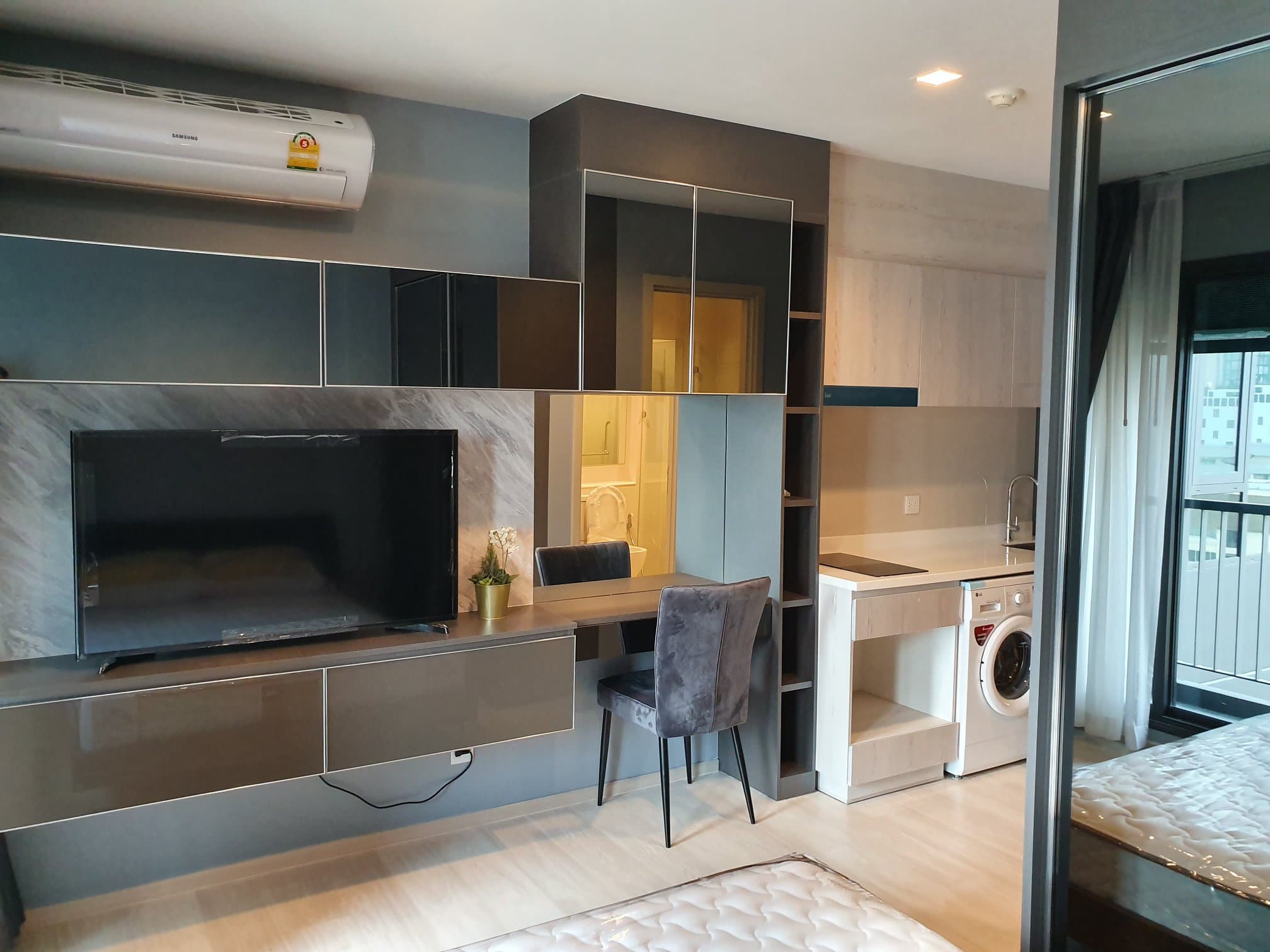 1595 – 401_kitchen.jpg