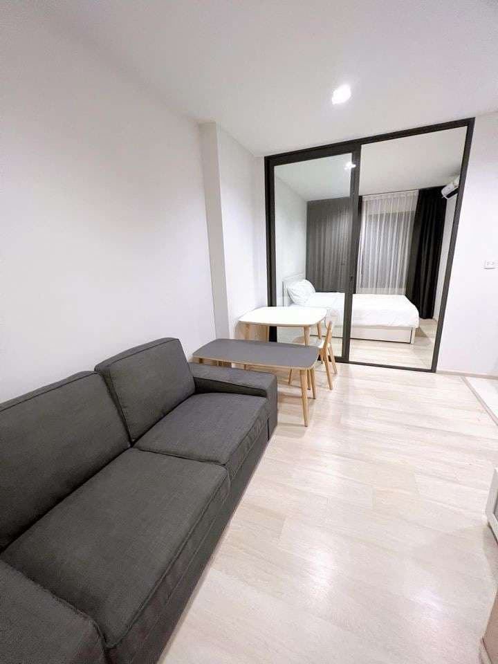 1598 – 101_living_room.jpg