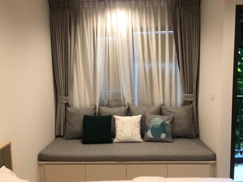 1601 – 102_living_room.jpg