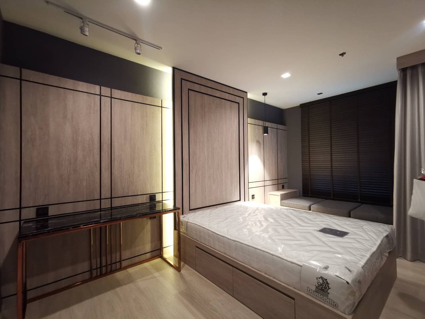 1603 – 201_bedroom.jpg