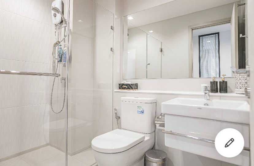 1604 – 301_bathroom.jpg