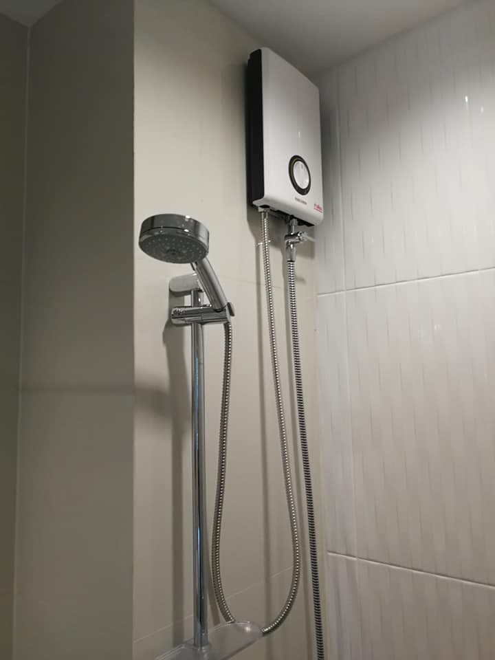 1606 – 301_bathroom.jpg