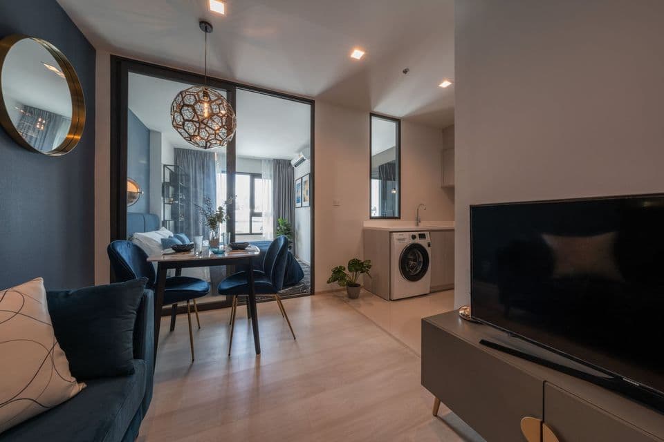 1607 – 105_living_room.jpg