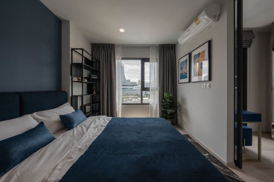 1607 – 201_bedroom.jpg