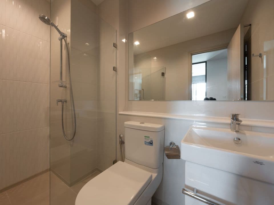 1607 – 301_bathroom.jpg