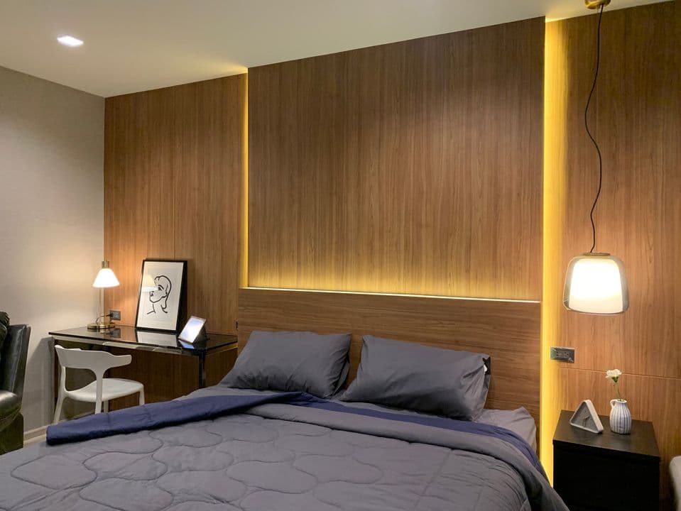 1608 – 105_living_room.jpg
