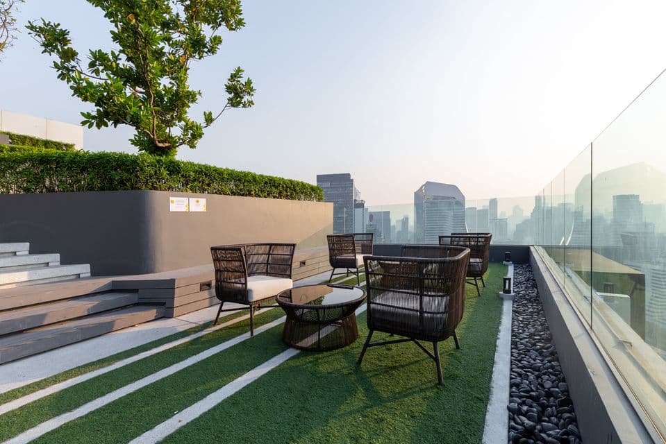 1609 – 604_terrace.jpg