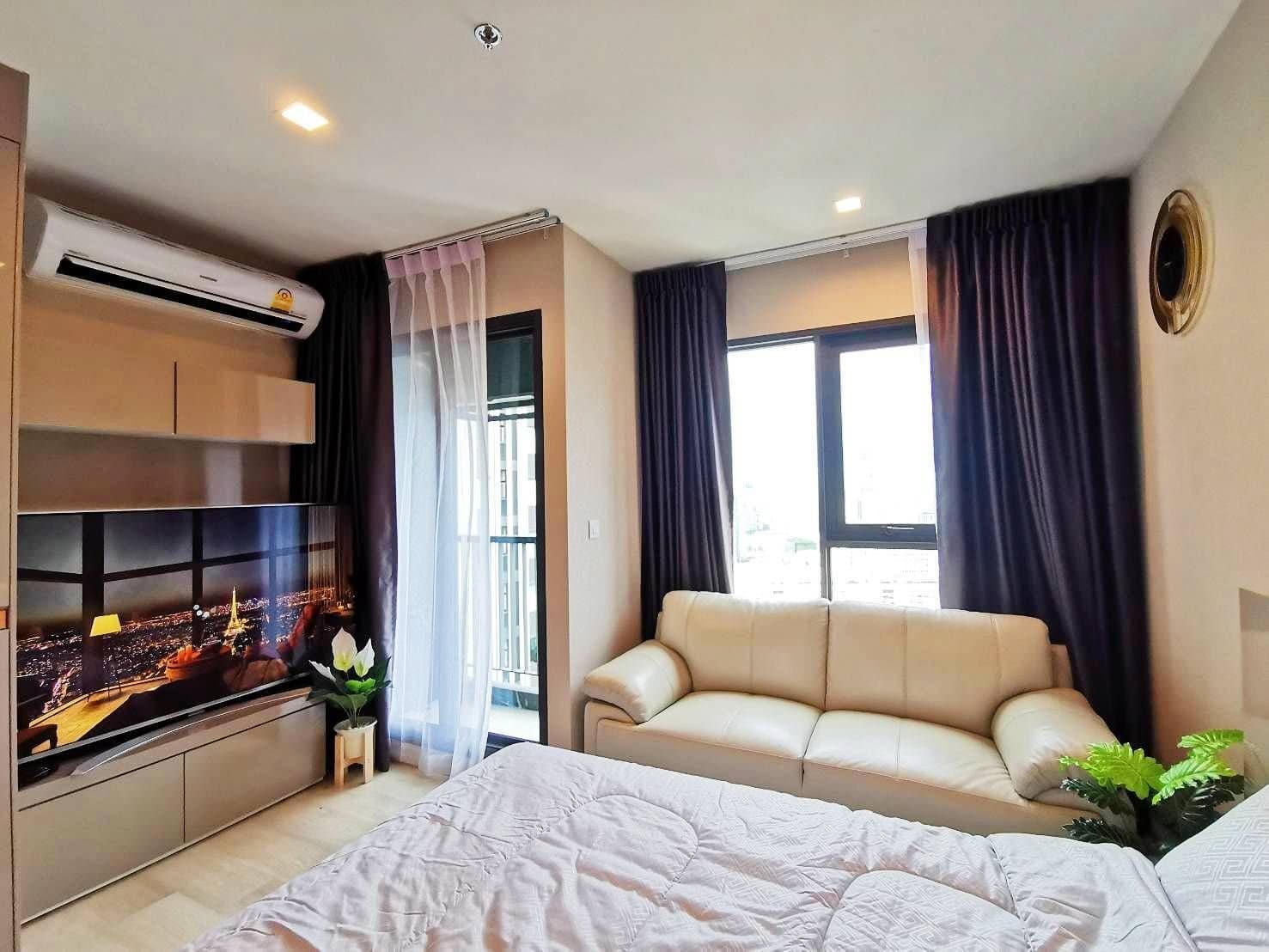 1613 – 101_living_room.jpg