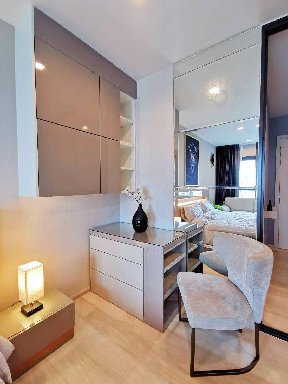 1613 – 104_living_room.jpg