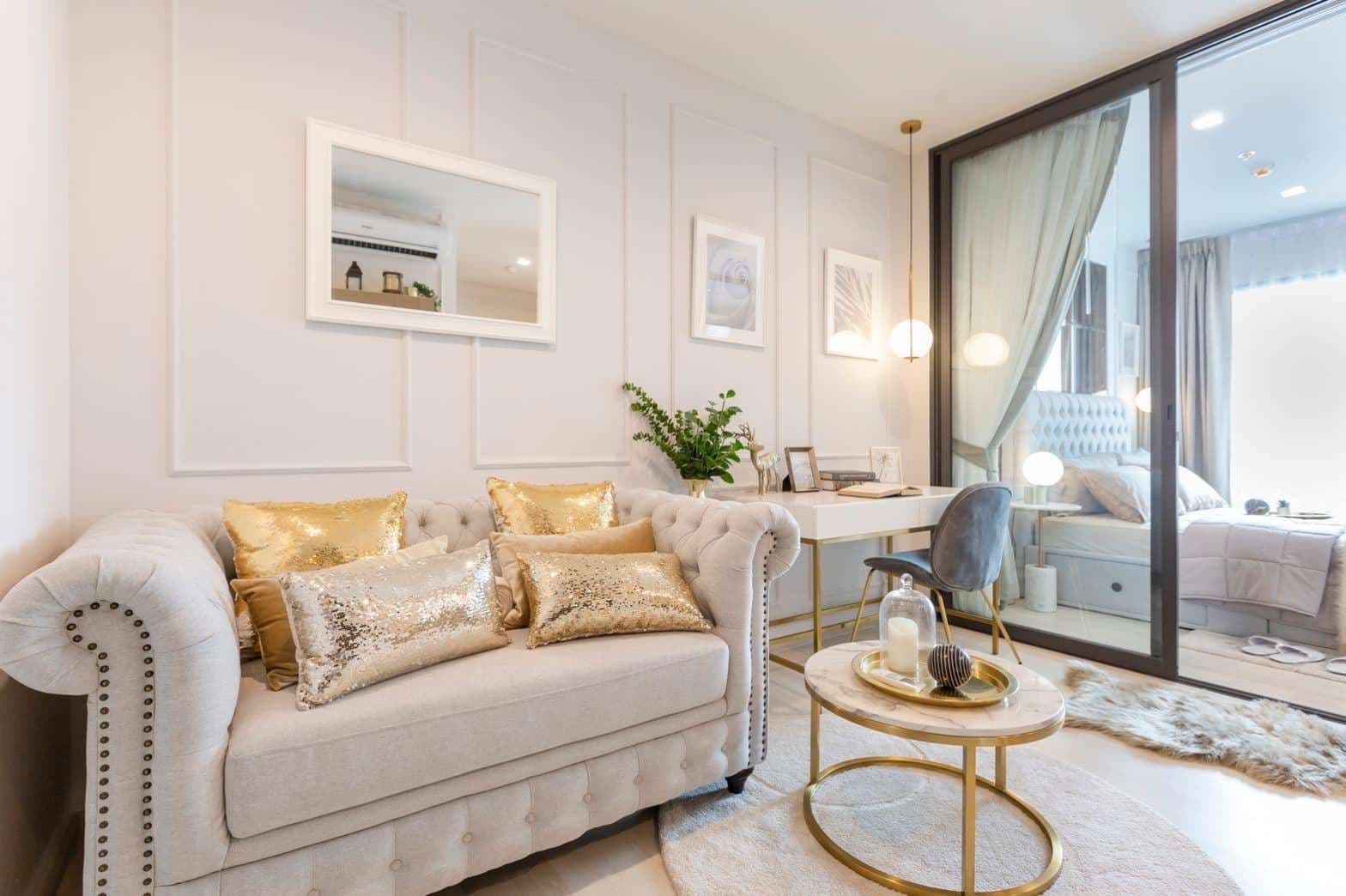 1615 – 101_living_room.jpg
